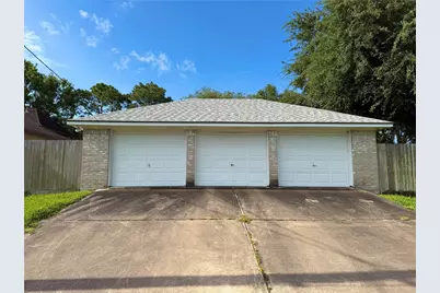 3 S Erik Drive, Angleton, TX 77515 - Photo 33