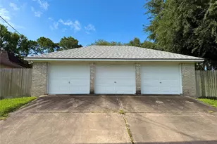 3 S Erik Dr, Angleton, TX 77515 - Photo 33