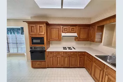 3 S Erik Drive, Angleton, TX 77515 - Photo 11