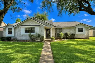 3 S Erik Dr, Angleton, TX 77515 - Photo 1