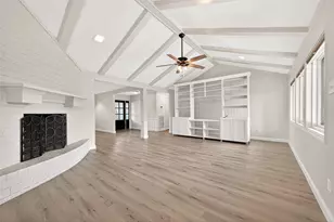 10602 Longmont Dr, Houston, TX 77042 - Photo 11