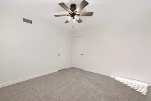 10602 Longmont Dr, Houston, TX 77042 - Photo 29