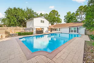 10602 Longmont Dr, Houston, TX 77042 - Photo 41