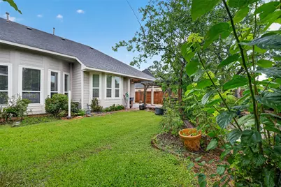 10117 Woodwind Drive, Houston, TX 77025 - Photo 45