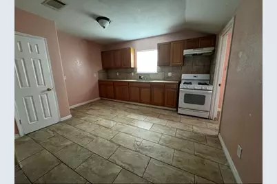 709 Matthews Street, Bay City, TX 77414 - Photo 5