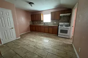 709 Matthews St, Bay City, TX 77414 - Photo 5