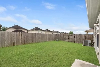 647 Ash Mill Drive, Houston, TX 77090 - Photo 5