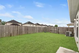 647 Ash Mill Dr, Houston, TX 77090 - Photo 5