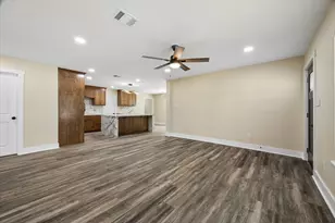 1190 County Rd 146, Alvin, TX 77511 - Photo 5