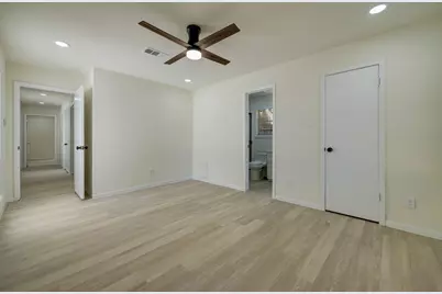 5519 Sheraton Oaks Drive, Houston, TX 77091 - Photo 13