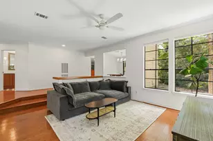 27 Sky Terrace Pl, The Woodlands, TX 77381 - Photo 5
