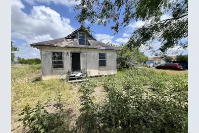 123 W Oregon Street, Bishop, TX 78343 - Photo 1