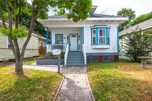 2915 Ave N 1/2 St, Galveston, TX 77550 - Photo 1