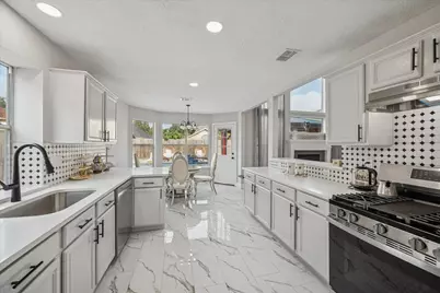 11306 Avon Place, Houston, TX 77066 - Photo 13