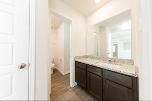 15634 Buffalo Mdw Ct, Houston, TX 77090 - Photo 13