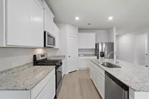 11962 Wisteria Mdws Dr, Willis, TX 77318 - Photo 5