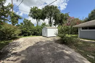 724 Oriole Ln, Pasadena, TX 77502 - Photo 15