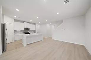 3521 Monroe St, Bay City, TX 77414 - Photo 9