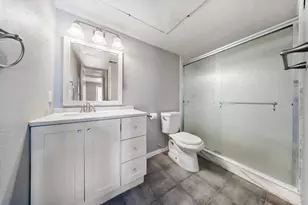 2818 S Bartell Dr, Houston, TX 77054 - Photo 5