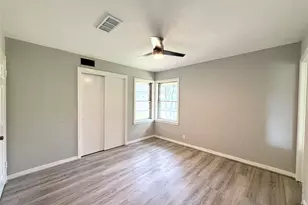 7905 Turquoise Ln, Houston, TX 77055 - Photo 17