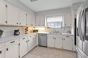 445 Augusta Dr, Huntsville, TX 77340 - Photo 11