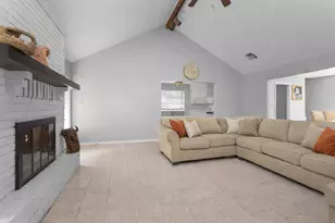 445 Augusta Dr, Huntsville, TX 77340 - Photo 7