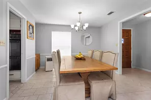 445 Augusta Dr, Huntsville, TX 77340 - Photo 5