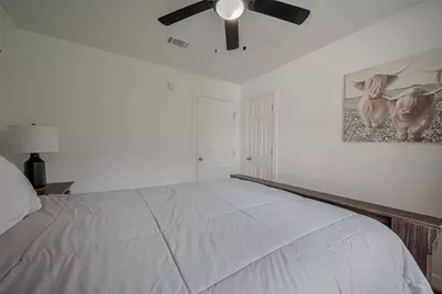 8057 Ridgeview Drive, Houston, TX 77055 - Photo 33