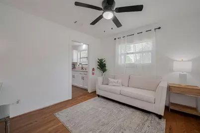 8057 Ridgeview Drive, Houston, TX 77055 - Photo 7