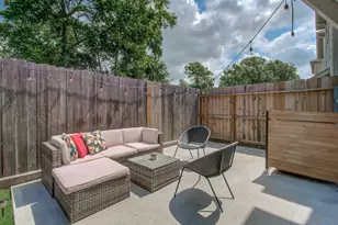 970 Highland Sound Ln, Houston, TX 77091 - Photo 5