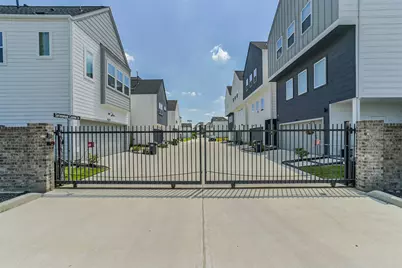 8321 Springwood Canyon Lane, Houston, TX 77055 - Photo 3
