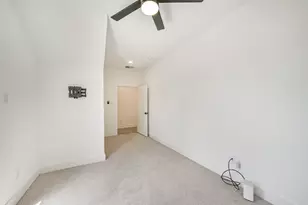 8321 Springwood Cyn Ln, Houston, TX 77055 - Photo 9
