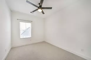 8321 Springwood Cyn Ln, Houston, TX 77055 - Photo 35