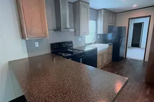 106 N 3rd St, Highlands, TX 77562 - Photo 3