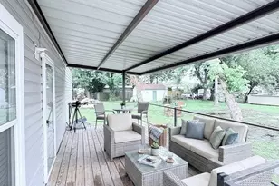106 N 3rd St, Highlands, TX 77562 - Photo 13