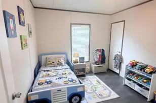 106 N 3rd St, Highlands, TX 77562 - Photo 9
