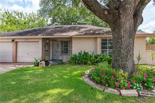 10415 Leawood Blvd, Houston, TX 77099 - Photo 5