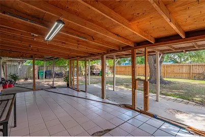 10415 Leawood Boulevard, Houston, TX 77099 - Photo 31
