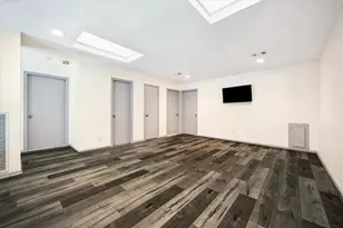 727 Bunker Hill Rd, Houston, TX 77024 - Photo 25