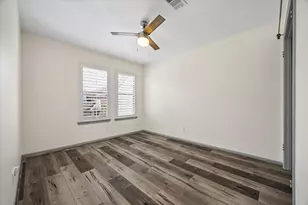727 Bunker Hill Rd, Houston, TX 77024 - Photo 27