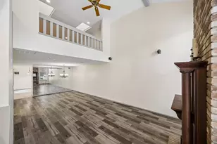 727 Bunker Hill Rd, Houston, TX 77024 - Photo 3