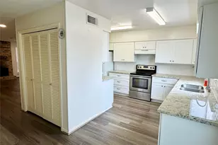 9901 Sharpcrest St, Houston, TX 77036 - Photo 9