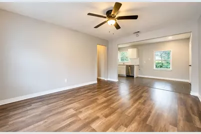 442 Glenburnie Drive, Houston, TX 77022 - Photo 3