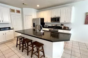 2 Stone Arrow Pl, The Woodlands, TX 77382 - Photo 5