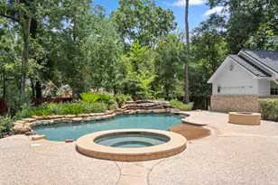 8961 Fallsbrook Ct, Conroe, TX 77302 - Photo 39