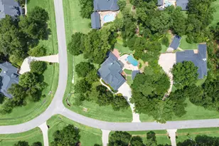 8961 Fallsbrook Ct, Conroe, TX 77302 - Photo 45