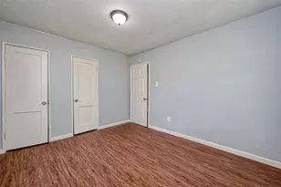 5431 Willow Glen Dr, Houston, TX 77033 - Photo 15