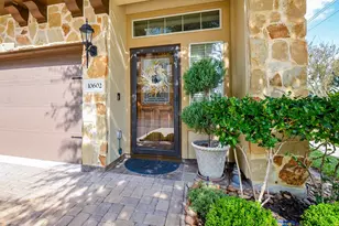 10602 Enclave Shadows Ct, Houston, TX 77043 - Photo 11