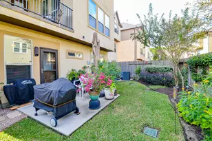 10602 Enclave Shadows Ct, Houston, TX 77043 - Photo 33