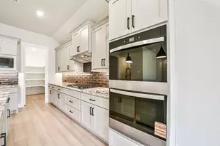 16155 Rustling Woods Rd, Conroe, TX 77302 - Photo 15